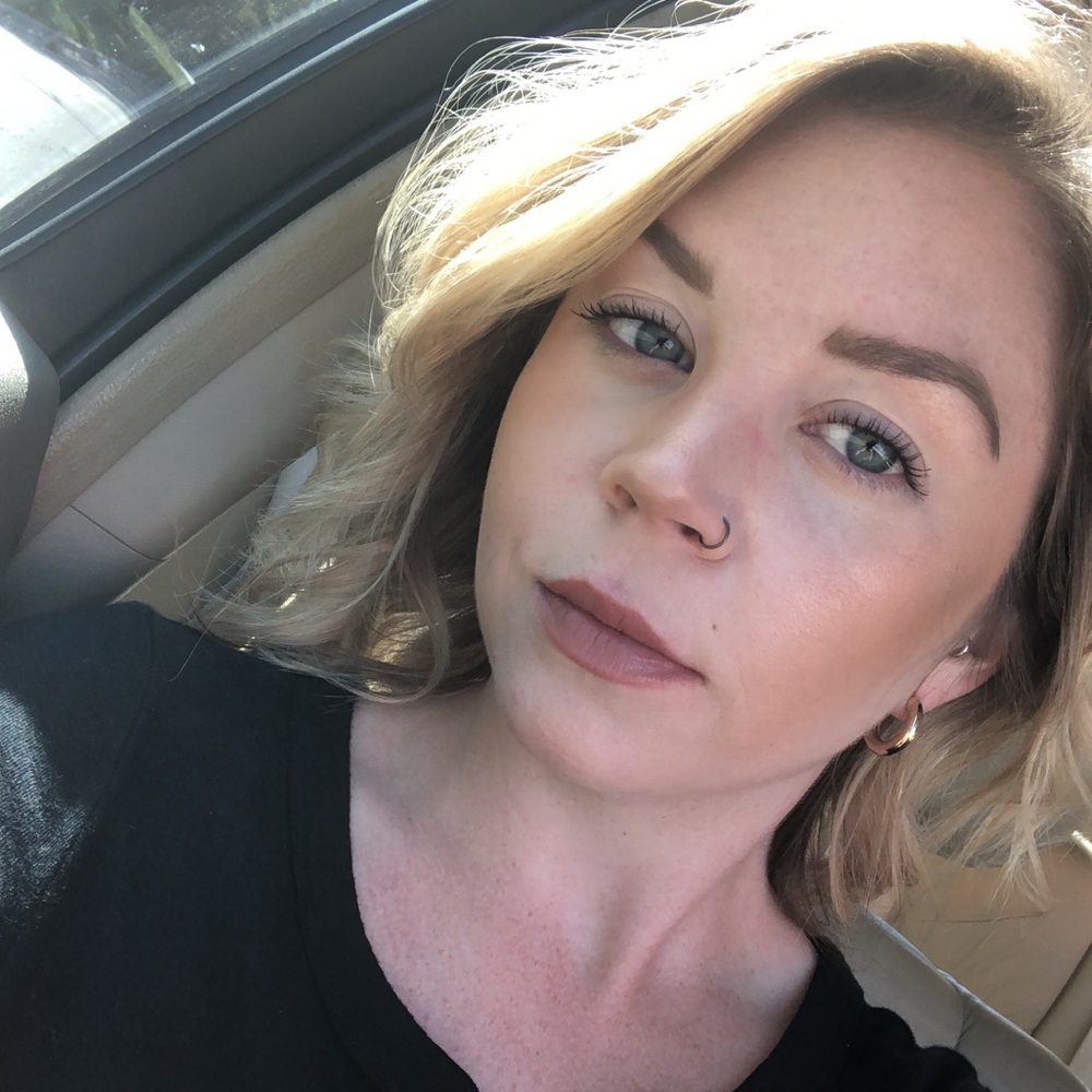 Meet your Posher, Courtney